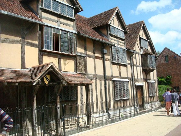 Shakespeare's Stratford-upon-Avon and Cotswolds Tour from London - Visiting Anne Hathaway’s Cottage and Gardens