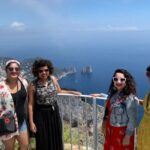 Shared CAPRI Tour - 360° experience by Bus, Boat & Guide - The Charm of Capri Village and Piazzetta