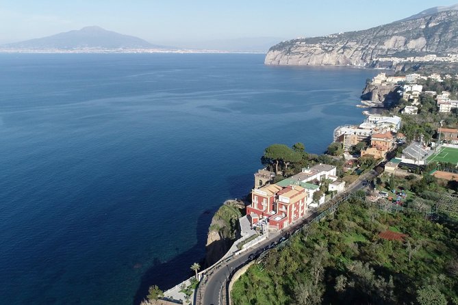 Shared Transfer from Naples Airport to Sorrento - The Journey: Punctual, Friendly, and Informative