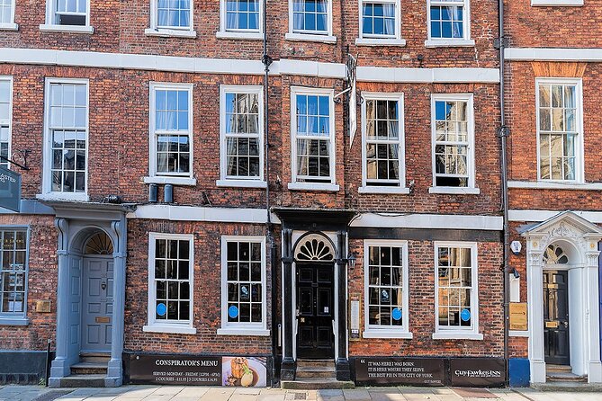 Shared Walking Tour in York - Exploring York Minster’s Medieval Grandeur and Carvings
