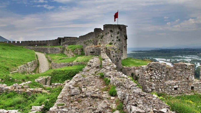 Shkodra: Rozafa Castle, Lake Shkodra, and Old Bazaar Tour - Discover Rozafa Castle and Its Panoramic Views