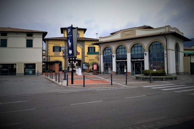 Shopping at Barberino Outlet from Montecatini Terme or Grotta Giusti - Barberino Outlet: A Tuscan-Style Shopping Paradise