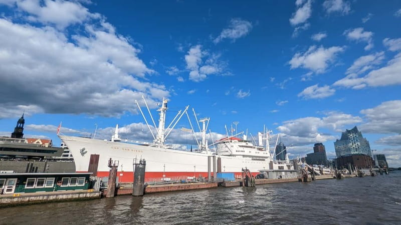 Shore excursion from Kiel to Hamburg. Private Van Tour. - Discovering the Inner Alster and Downtown Hamburg