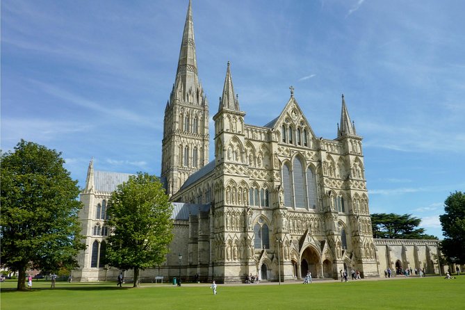 Shore Excursion Southampton Cruise terminal to Salisbury & Stonehenge - Comfortable Private Transportation in a Private Vehicle