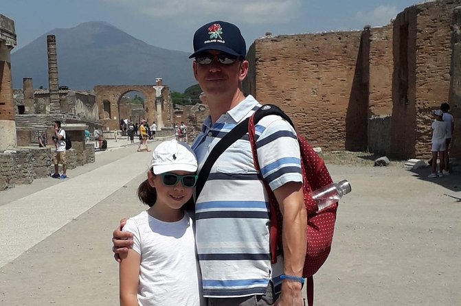 Shore Excursion Tour for Kids from Naples to Pompeii and Amalfi Coast - Visiting Pompeii with a Kid-Focused Guide