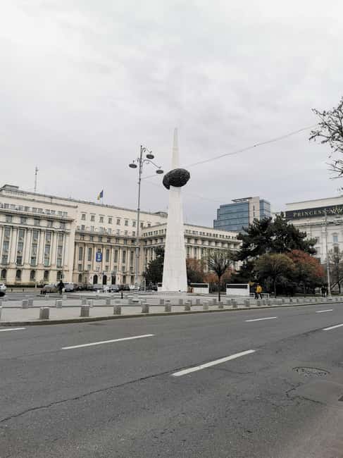 Short Bucharest city tour with live tourguide - Starting at the Grand Hotel Bucharest for a Smooth Begin