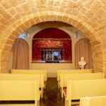 Sicilian puppets in Syracuse: show with behind-the-scenes visit - Watching the Puppet Show in Syracuse’s Historic Theater