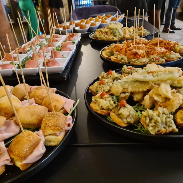 Sicilian wine tasting and hors d'oeuvres in an 18th century palace - The Historic Setting of the Palace in Palermo