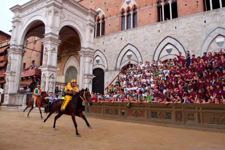 Siena City Tour in Portuguese - Piazza del Campo: Siena’s Crowning Glory