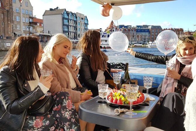 Sightseeing Cruise around the Old Town of Gdansk - Exploring Gdansk’s Historic Water Gates