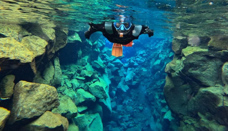 Silfra: Fissure Snorkeling Tour with Underwater Photos - Discovering the Silfra Fissure in Þingvellir National Park