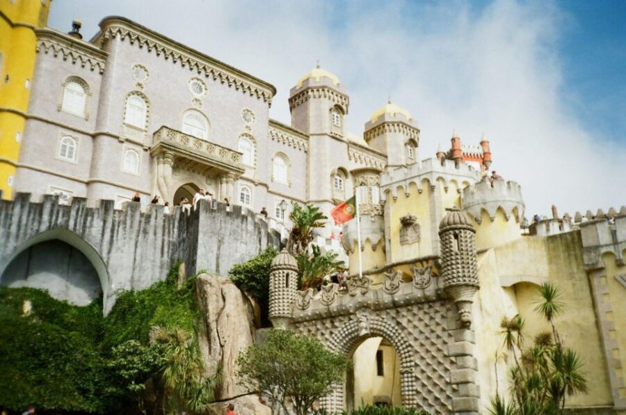 Sintra: Full Day guided tours by Van with Local guide - The Guide: An Experienced Local with a Passion for Sintra