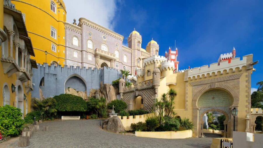Sintra: Pena Palace, Moorish Castle, Cabo da Roca & Cascais - The Tour Starts with a Convenient Pickup in Lisbon or Nearby Locations