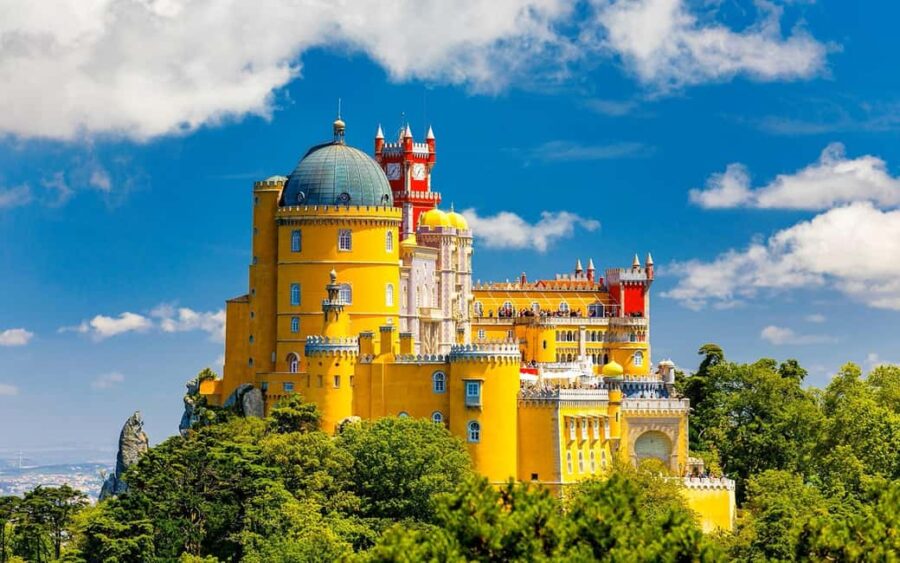 Sintra: Pena Palace, Quinta da Regaleira & Cascais Tour - Exploring the Symbolic Gardens of Quinta da Regaleira