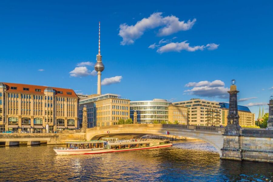 Skip-the-line Boat Cruise and Berlins Old Town Guided Tour - Discovering Berlin’s Old Town Sights on Foot