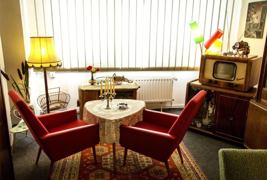 Skip-the-line DDR Museum and Berlins Old Town Private Tour - An Introduction to Berlin’s East German Experience at the DDR Museum