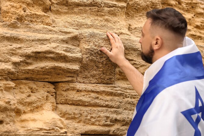 Skip-the-line Great Synagogue and Jewish Museum Private Tour - Architectural Marvels of the Great Synagogue