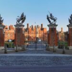 Skip-the-line HamptonCourtPalace Guided Day Trip from London - Practical Details and Accessibility