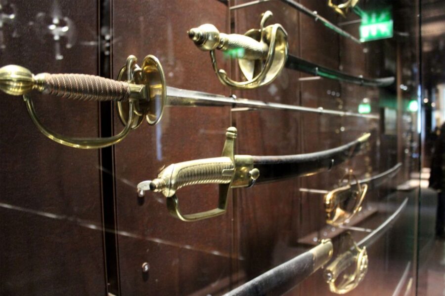 Skip-the-line Les Invalides Guided Tour Semi Private 8ppl - Exploring the Origins of Modern Warfare