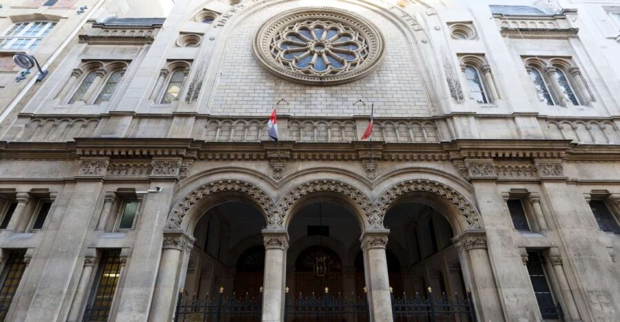 Skip-the-line Museum of the Art and History of Judaism - Location and Setting of the Museum in Paris’s Marais District