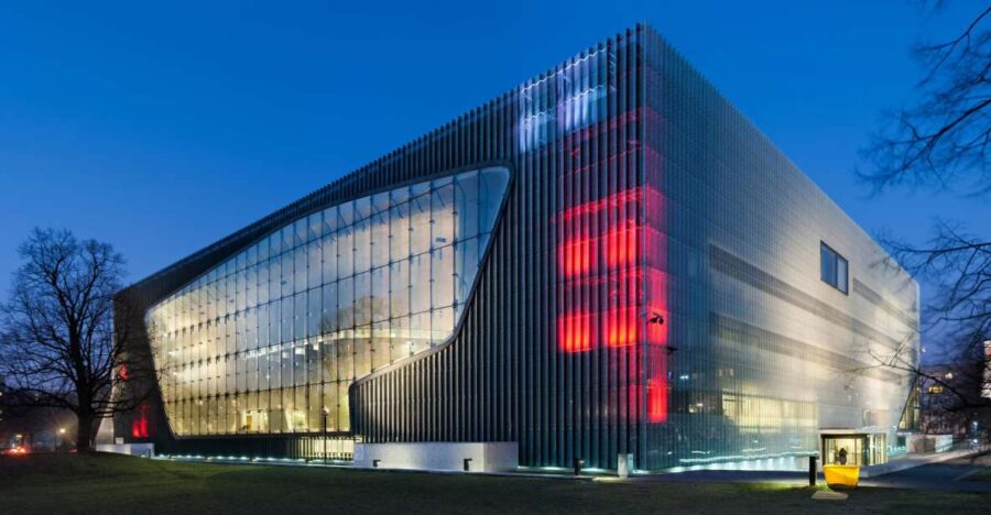 Skip-the-Line Polin Museum Warsaw Jewish History Tour - The POLIN Museum: A Modern Tribute to Jewish Heritage