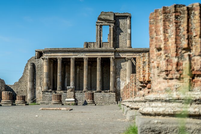 Skip the line Pompeii guided tour from Sorrento - Exploring Pompeii’s Archaeological Park with a Guided Walk