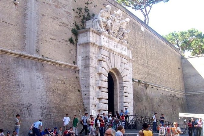 Skip the Line Tour Express Escorted Visit of the Sistine Chapel - The Convenience of Skip-the-Line Access in the Vatican