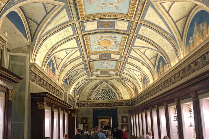 Skip the Line Vatican Guided Tour with Sistine Chapel and St. Peter's Basilica - The Sistine Chapel: Masterpieces of Michelangelo