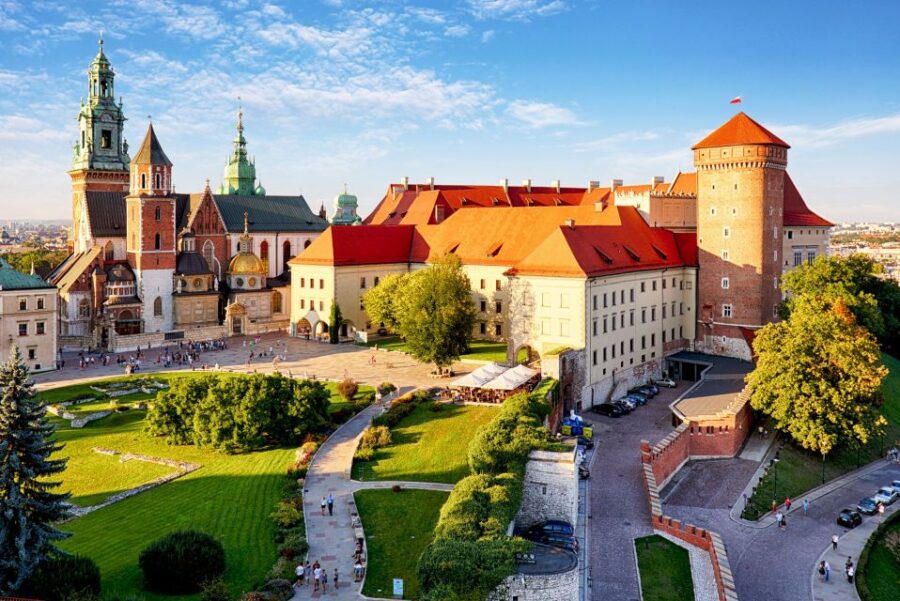 Skip the Line Wawel Castle Chambers Small Group Tour - Explore Wawel Hill’s Courtyards and Panoramic Views
