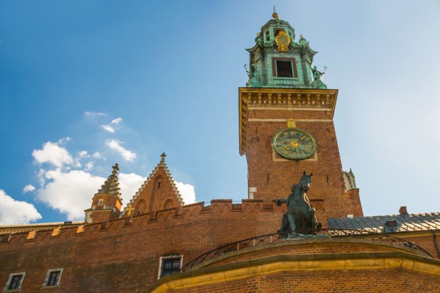 Skip-the-line Wawel Cathedral in Krakow Private Tour - Starting Point and What You Will See First