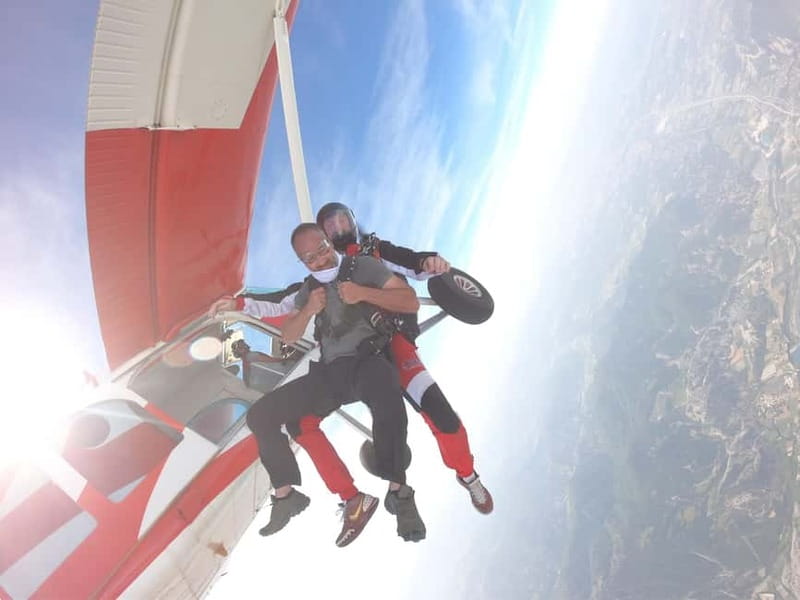 Skydiving in Gap-Tallard - The Professionalism of Salvador Kelly and Team
