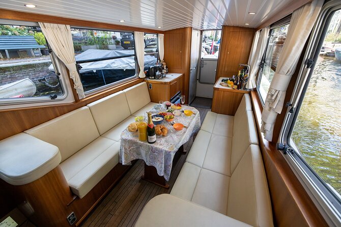 Small Group Boutique All-Inclusive Tour (max 12 p) With Captain - Custom Routes for a Unique Amsterdam Experience