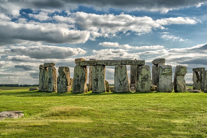 Small Group Cotswolds Village, Stonehenge and Bath Tour from London - Visiting Stonehenge: The Prehistoric Marvel