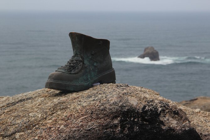 Small group Finisterre Express with hotel pick-up - Visiting the Fervenza de Ezaro Waterfall