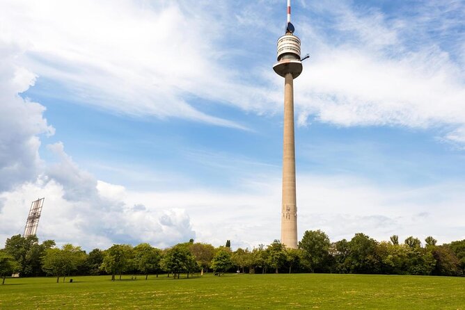 Small-Group Guided Kayak Tour of Vienna - Paddling Against Vienna’s Modern Skyline