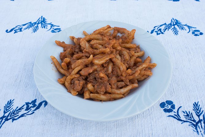 Small Group Market tour and Dining Experience at a Cesarina's home in Spoleto - Visiting Claudia and Francesco’s Warm Home