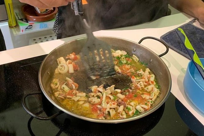 Small Group Tapas and Paella Cooking Class in Madrid - Location and Accessibility of the Cooking Studio