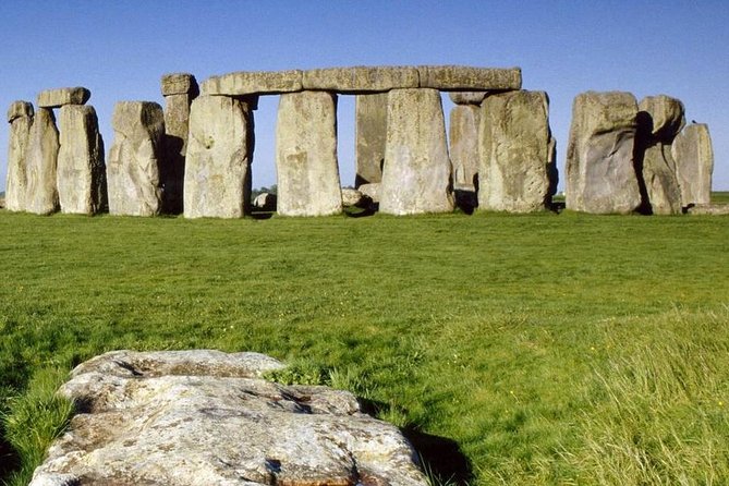 Small-Group to Bath, Lacock, Avebury and Stonehenge from London - Journey Through Ancient and Historic Sites by Mini-Coach