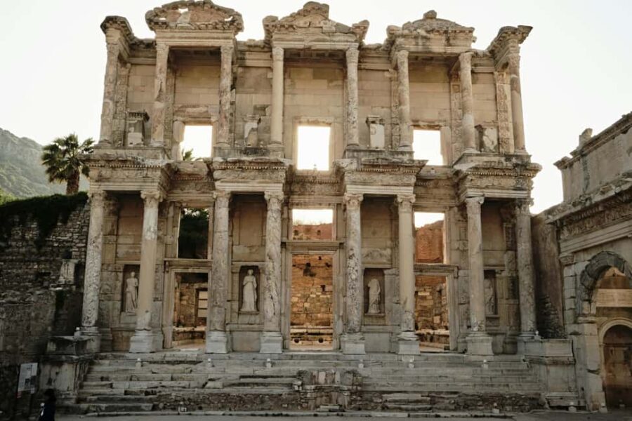 Small Group Tour Day Trip to Ephesus from Istanbul by Plane - Flight from Istanbul to Izmir Streamlines the Day Trip