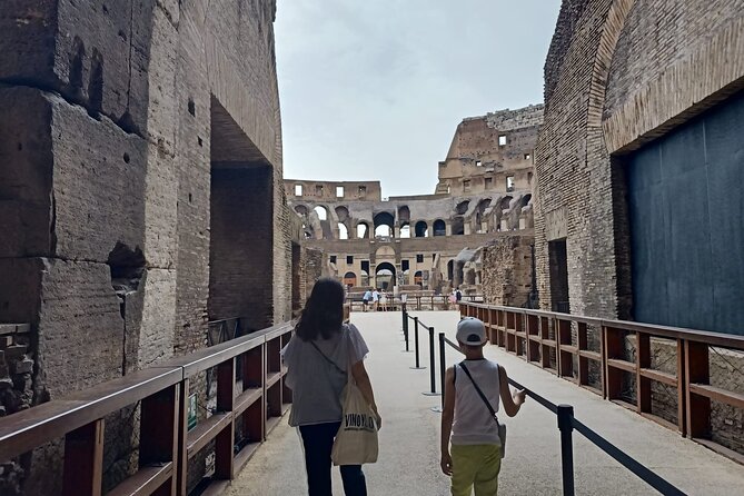 Small group tour of Colosseum, Roman forum and Palatine hill - Exploring the Colosseum: Construction and Gladiator Adventures