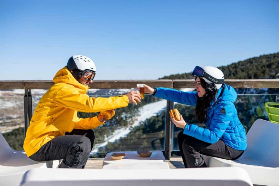 Snow getaway from Valencia: a day of sledding and fun - Convenient Departure from Valencia at Dawn