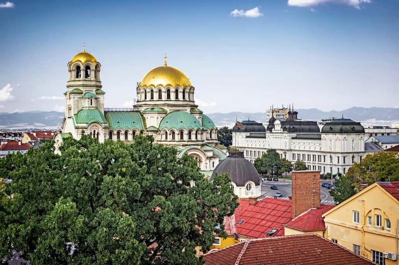 Sofia: Express Walk with a Local in 60 minutes - Meeting at the Monument to the Tsar Liberator