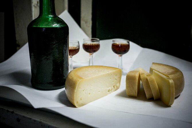 Song of the Sea: Fish, Seafood and Tradition in Lisbons Port Zone - The Menu: Fish, Seafood, and Seasonal Specialties