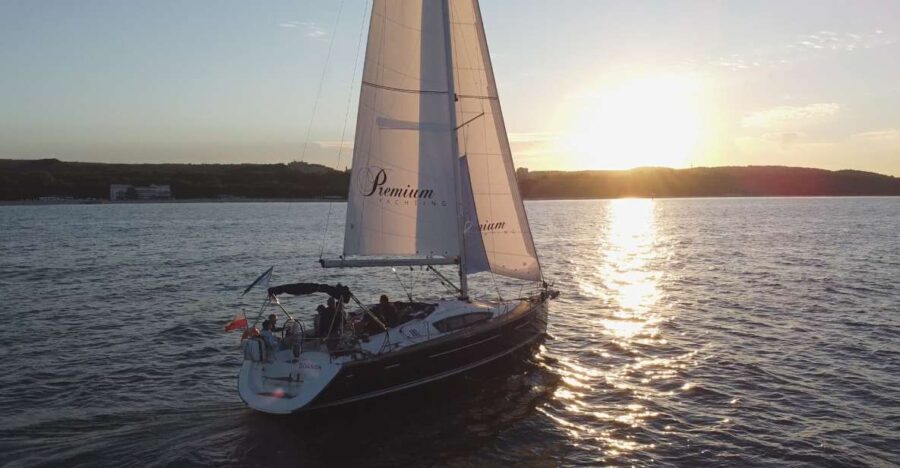 Sopot: Sunset Yacht Cruise with Welcome Drink - Starting Point at Sopot Marina and Pier Access