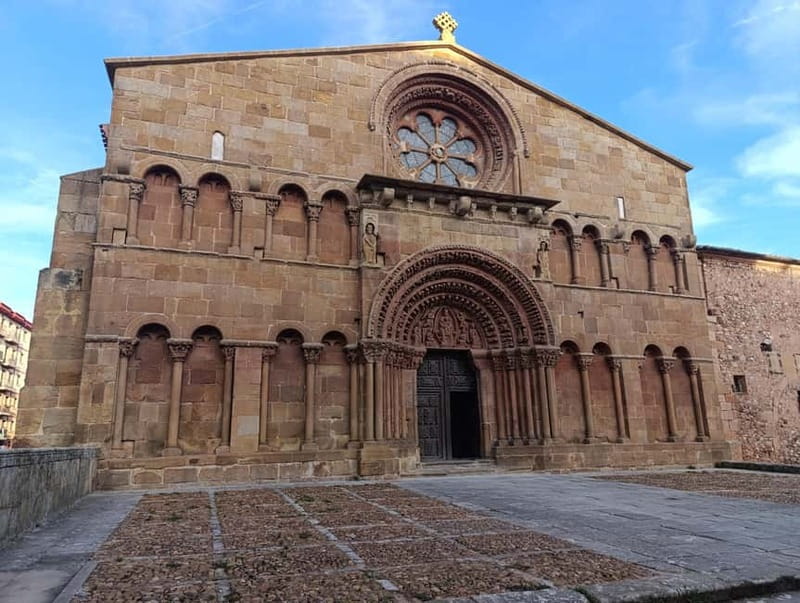 Soria Through Time: Tour of the city center - Discovering the Romanesque Churches: Santo Domingo and San Juan de Rabanera