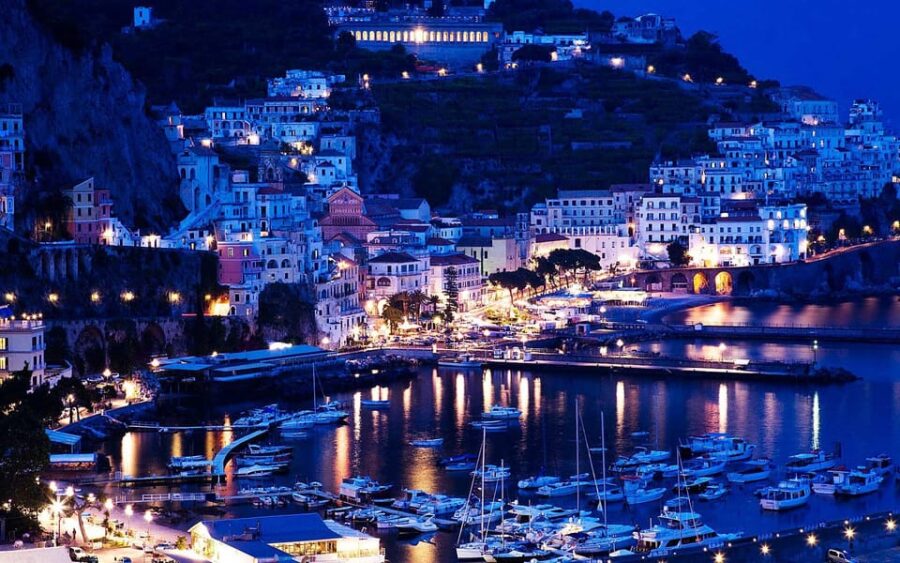 Sorrento by night... with a tasty surprise - Key Points