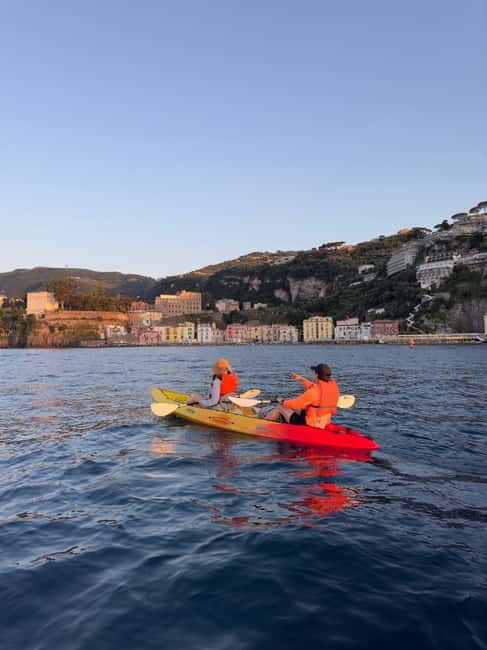 Sorrento: kayak small group tour to Bagni Regina Giovanna - Starting Point and Easy Access in Sorrento