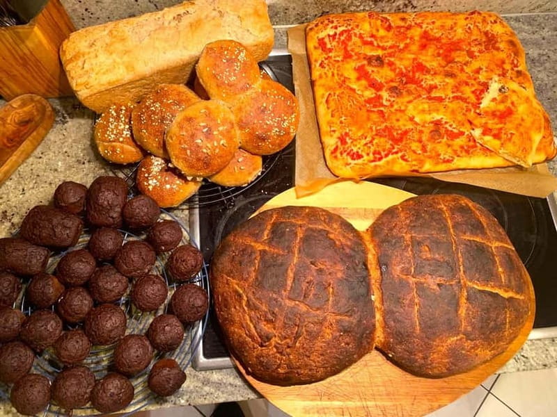 Sourdough Secrets: Learn, Bake & Take Home Your Own Starter - How the Workshop Brings Italian Baking to Basel-Country