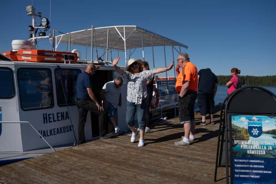 Southern Finland: Cruises in Valkeakoski area - The Pirkka Lines’ Guide and Onboard Service