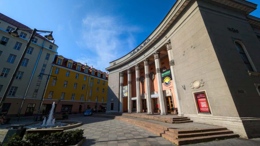 Soviet Tallinn: Cold War Echoes Behind the Iron Curtain Tour - Exploring the Site of the 1944 Soviet Carpet Bombing